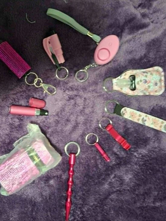 NWOT Paisly Design Safety Keychain w/Pepper Spray - Picture 1 of 5